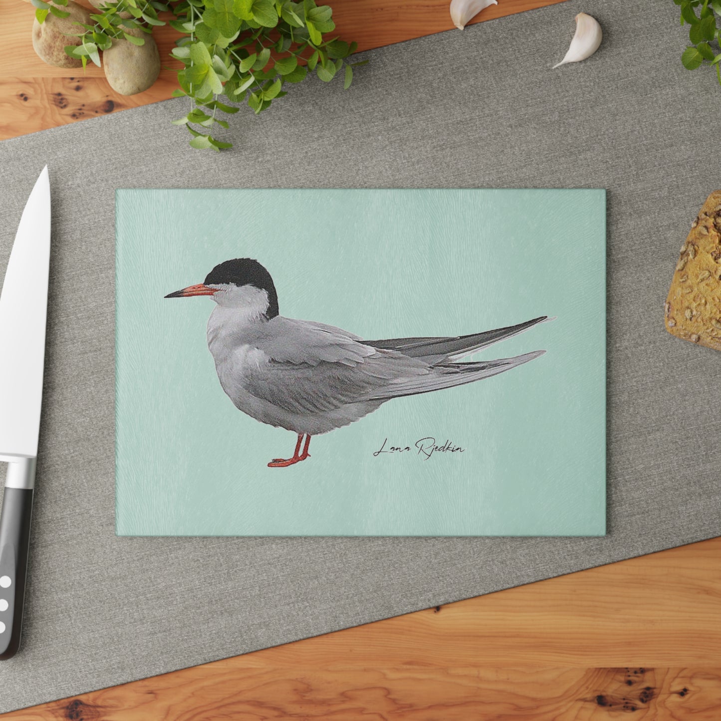 Common Tern: Glass Cutting Board